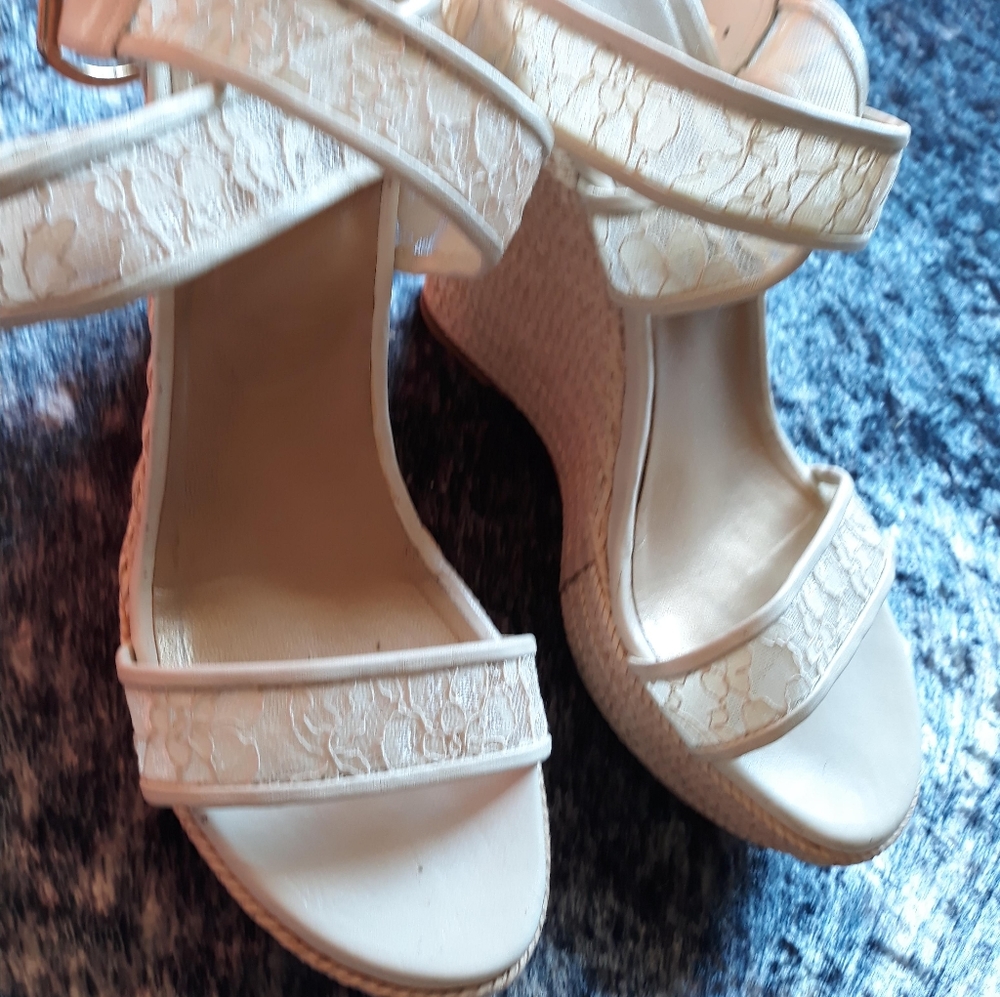 Stuart Weizman Wedge Sandals Size 8